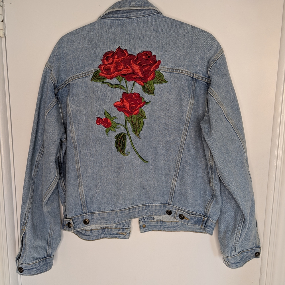 ARITZIA TNA Embroidered Rose Denim Jean Jacket, WOMENS Medium - Picture 4 of 16